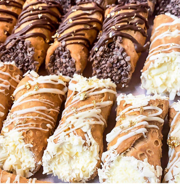 Cannolis (6 pcs) - Shop Desserts